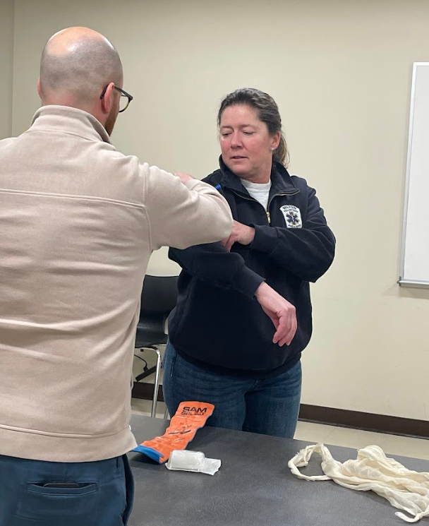 Members from WVAC Help Train Students in the Wilton CERT Basic Training Course on Disaster Medical Operations gallery image 3